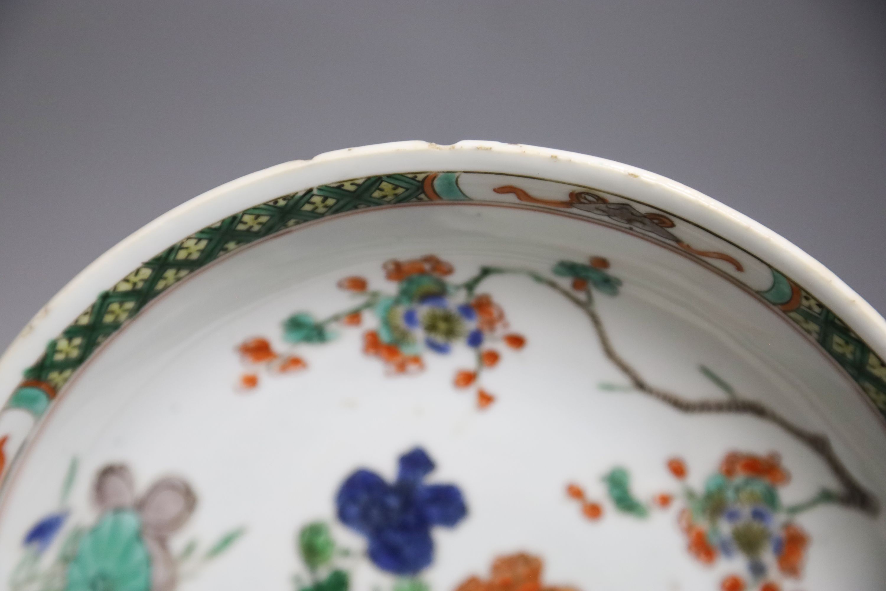 A Chinese Kangxi famille verte dish, 22cm